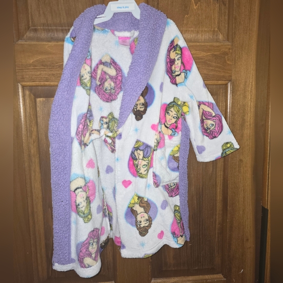 Disney Princess: Girl's Size-4 Robe, Pockets, Attached inner & outer ties/belts - Picture 10 of 15